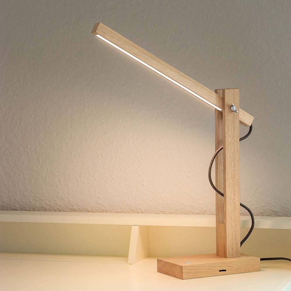 LED Tischlampe Tukan Touch-Dimmer aus geölter Eiche, modern und funktional für jedes Zuhause.