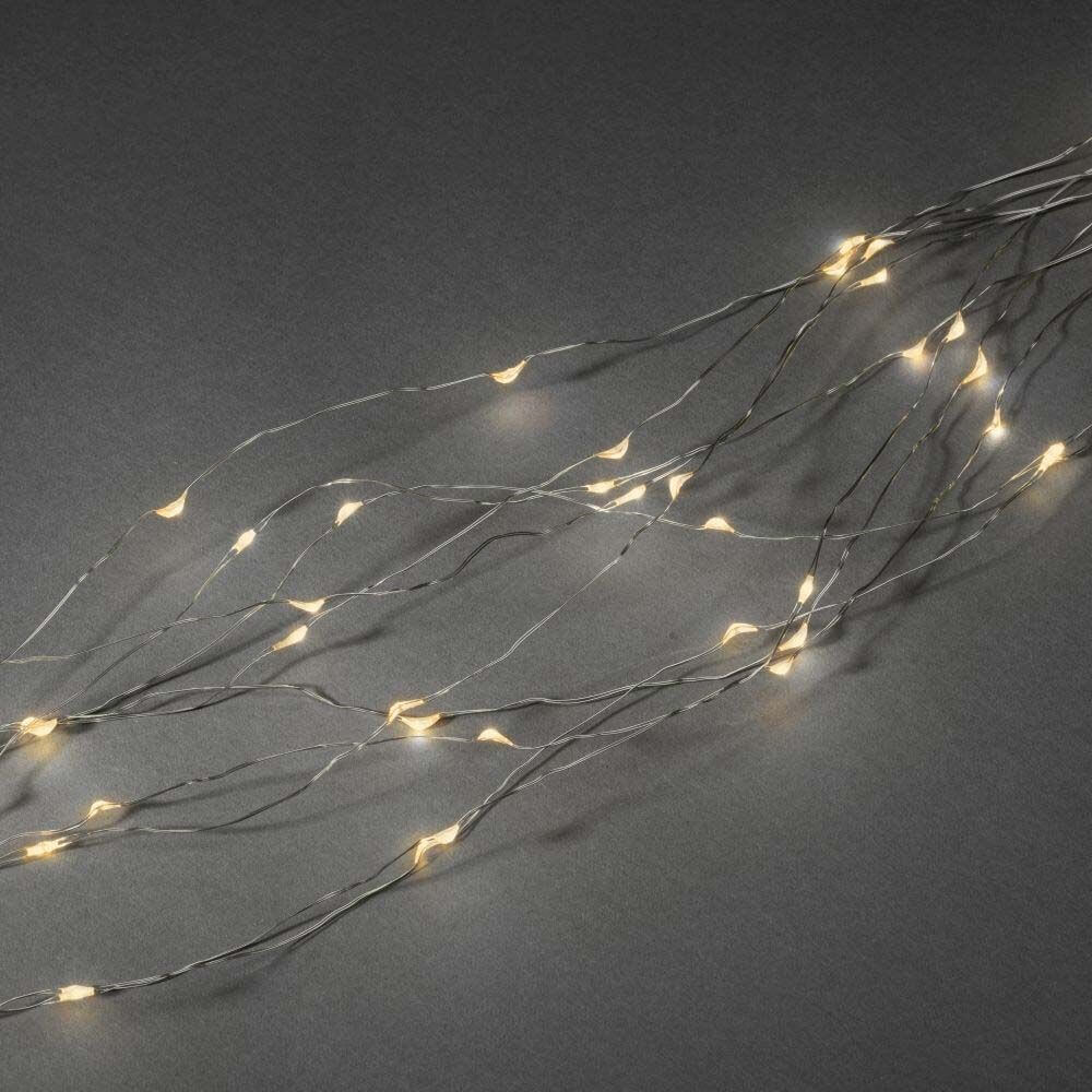 LED Tropfenlametta 10 Stränge mit 20 Dioden 200 bernsteinfarbene Dioden auf silberfarbenen Drähten.