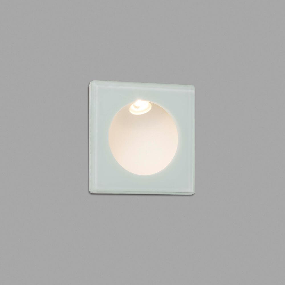 LED Wand-Einbaulampe GALO 3W 3000K IP54 Weiß in moderner Quadratform mit kreisförmigem Licht.