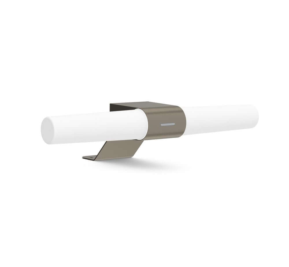 LED Wandleuchte Helva Double IP44 in modernem Design mit zwei strahlenden Röhren.