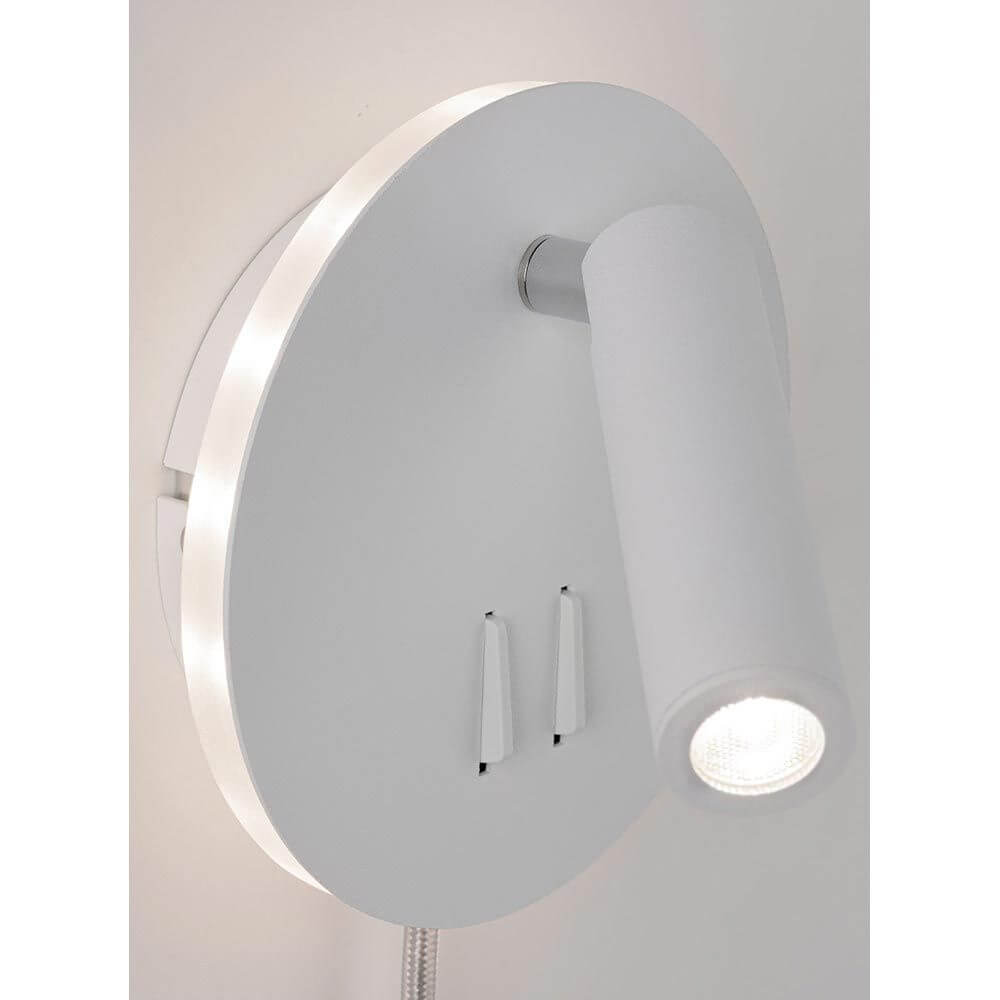 LED Wandleuchte Tabari in Weiß und Chrom, perfekt als Leseleuchte mit indirektem Licht und einfacher Montage.