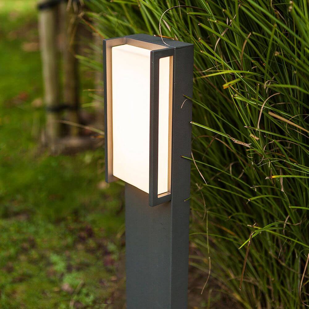 LED Wegeleuchte Qubo IP54 75cm Anthrazit in modernem Design im Außenbereich