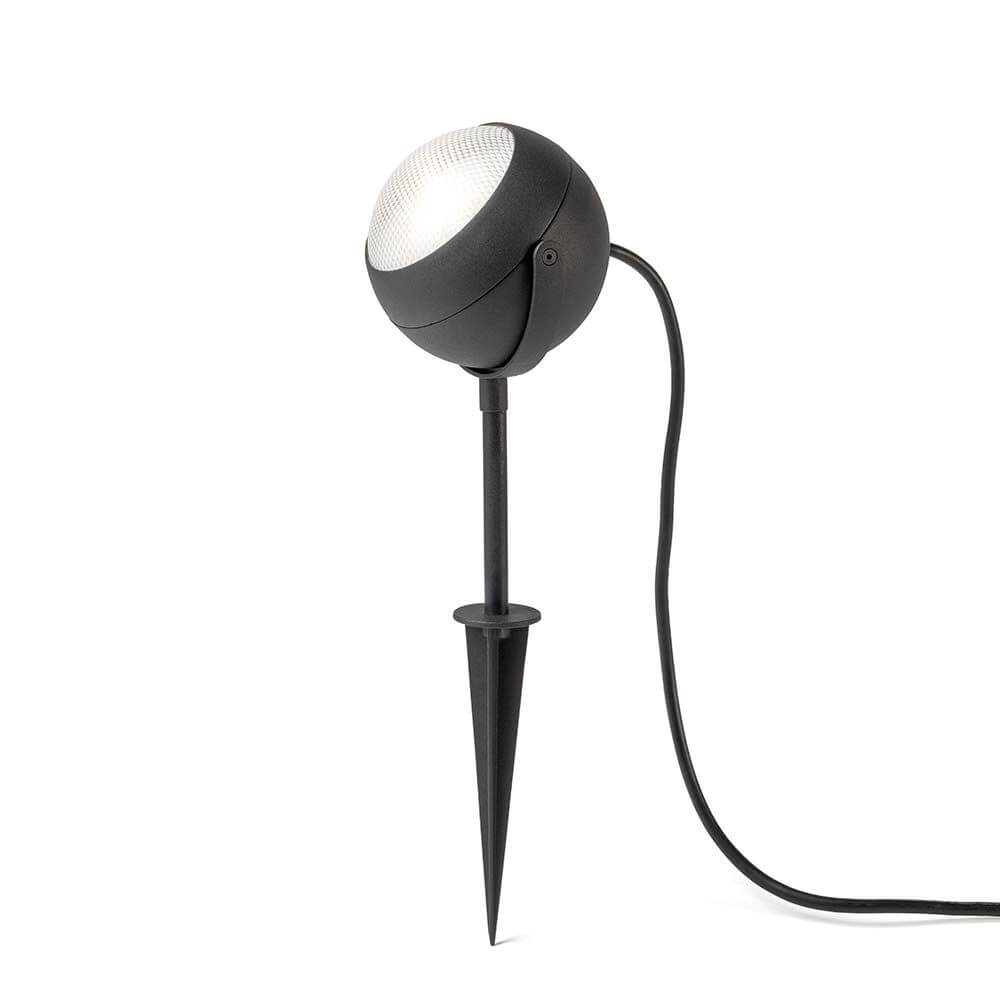 Lecce LED lampa ogrodowa z regulowanym kątem, czarna, z fasetowanym akrylowym szkłem na palu do oświetlenia zewnętrznego.