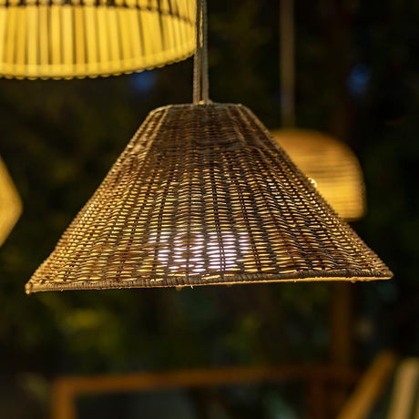 Calobra Natur LED pendant light with remote control, stylish rattan pendant light for indoor and outdoor use.