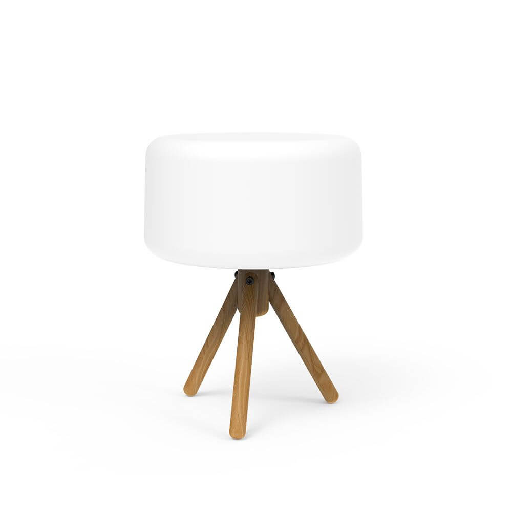 Chloe LED-Tischlampe mit schlichtem Design und Holzgestell, ideal für Tische in Restaurants und Wohnräumen.