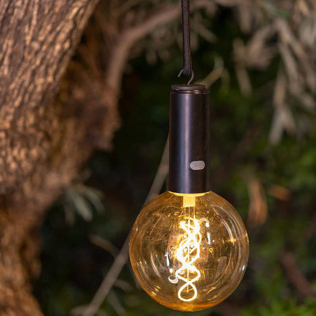 Edy LED batteridrevet pendellampe udendørs IP54 i vintage-look, hængende med varmt hvidt lys.