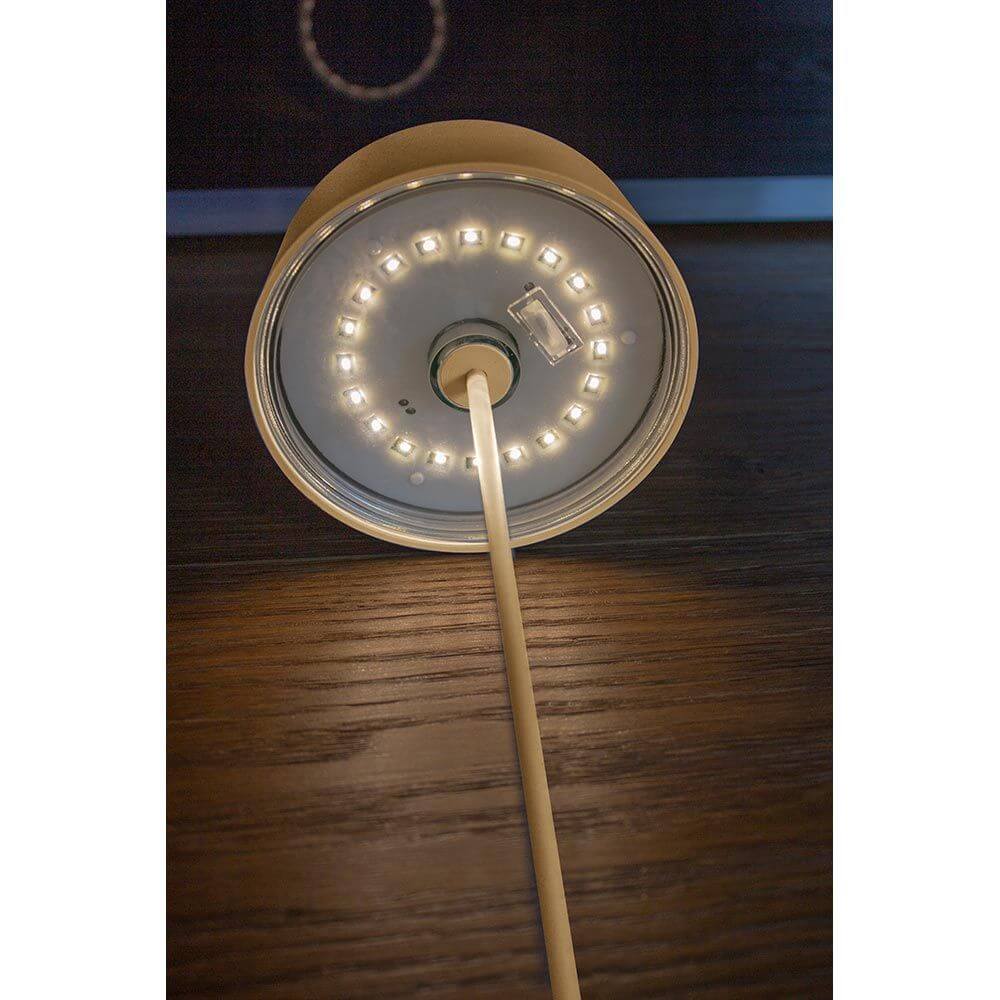 Lutec LED Akkuleuchte Cocktail, moderne Tischleuchte mit schlanker Bauweise und hellem Licht.