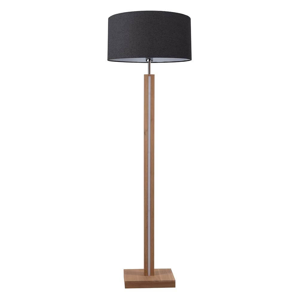 LED Stehlampe Asseto 3350lm Eiche-Geölt, Schwarz auf einem minimalistischen Holzfuß mit schwarzem Lampenschirm.