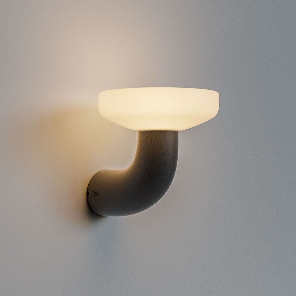 Solar LED-Wandleuchte Paquita in Anthrazit mit bewegungsgesteuertem Nacht-Modus für Innen und Außen.