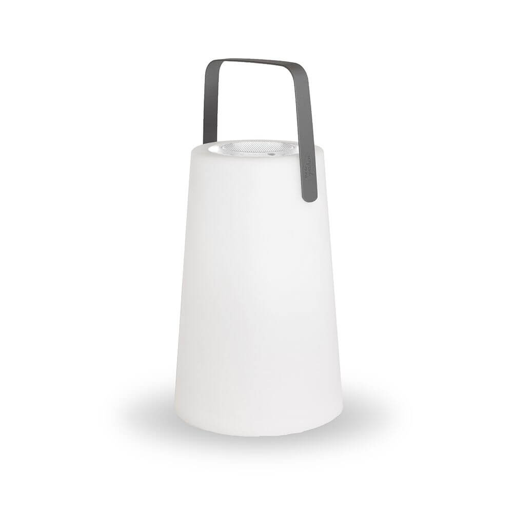 Tragbare Lautsprecher-Leuchte Nómada Weiß - moderne, konische Lampe mit Tragegriff, ideal für gemütliche Abende.