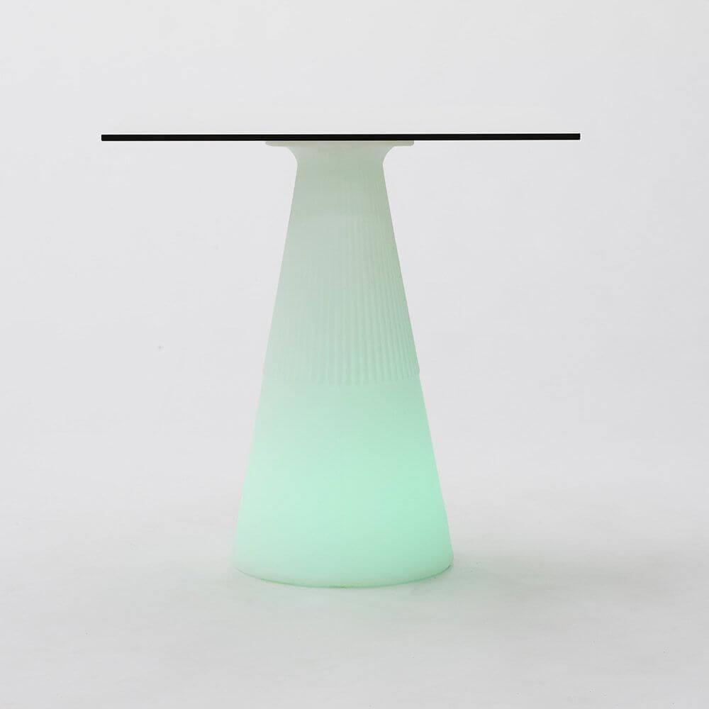 LED-Tisch Itaca aus Polyethylen mit Akku und Fernbedienung, ideal für den Außenbereich.