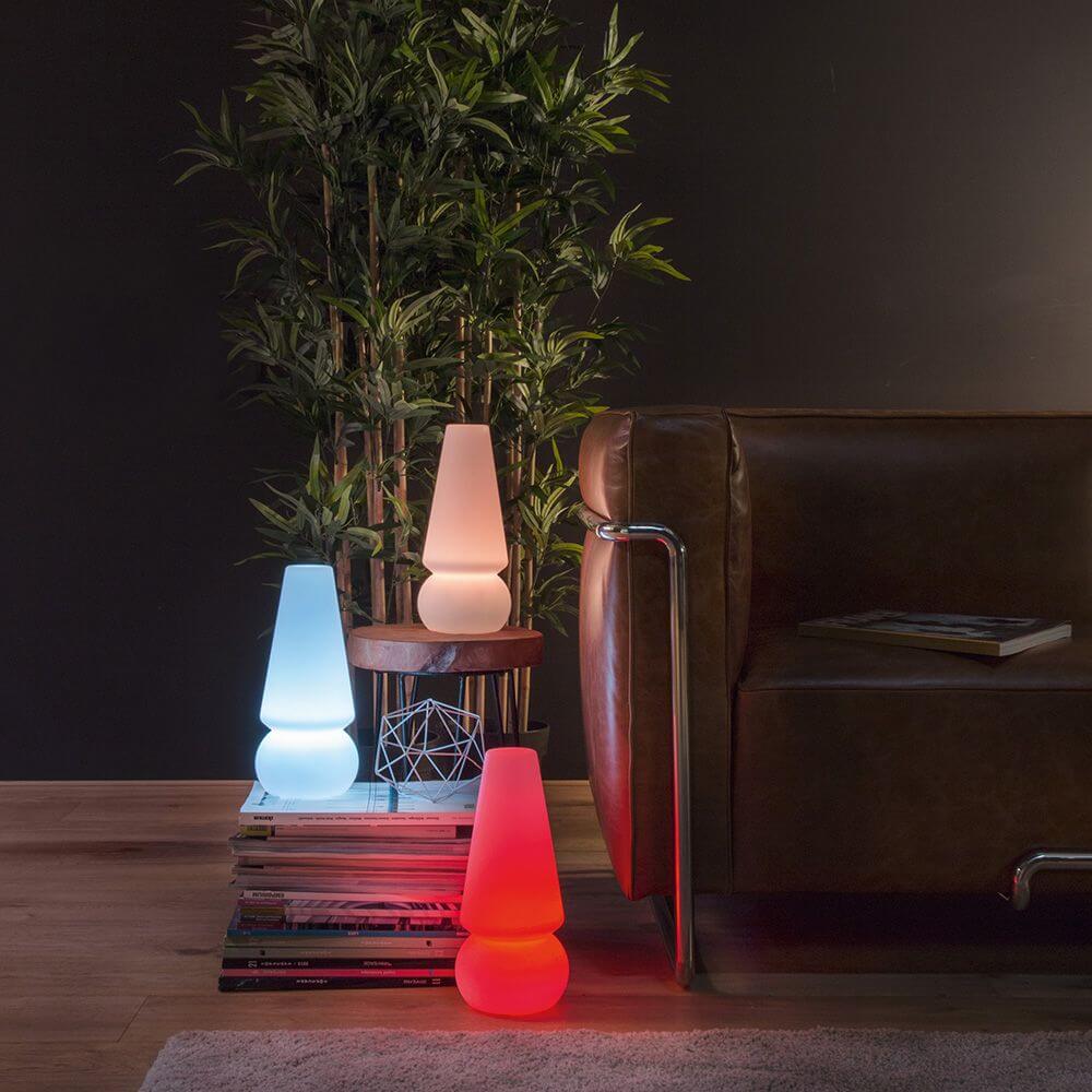 Baby Marge LED-Akkuleuchte in verschiedenen Farben, kabellos und aus Polyethylen, schafft eine fröhliche Atmosphäre.