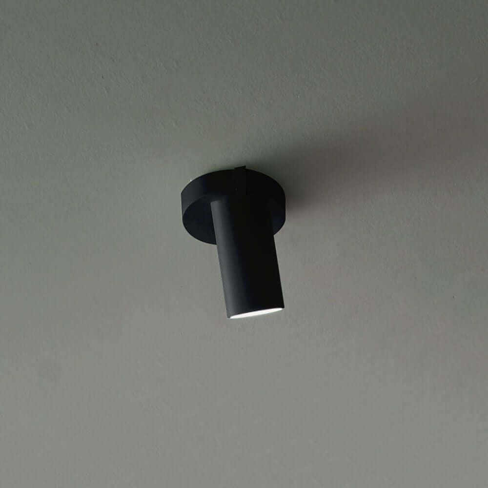 Bart S LED-Deckenleuchte in modernem Design, perfekt für jede Raumgestaltung.