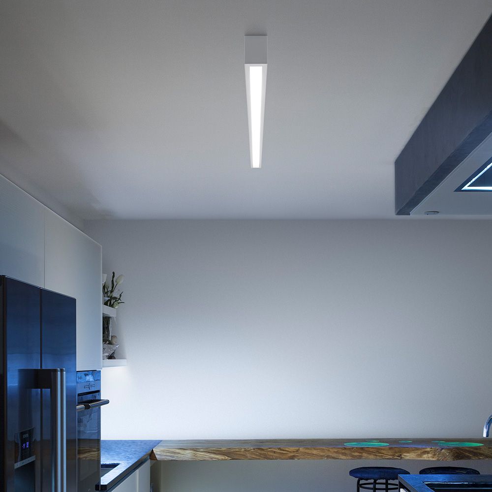 Box SB LED-Deckenleuchte Mini in moderner Küche mit eleganter Beleuchtung.