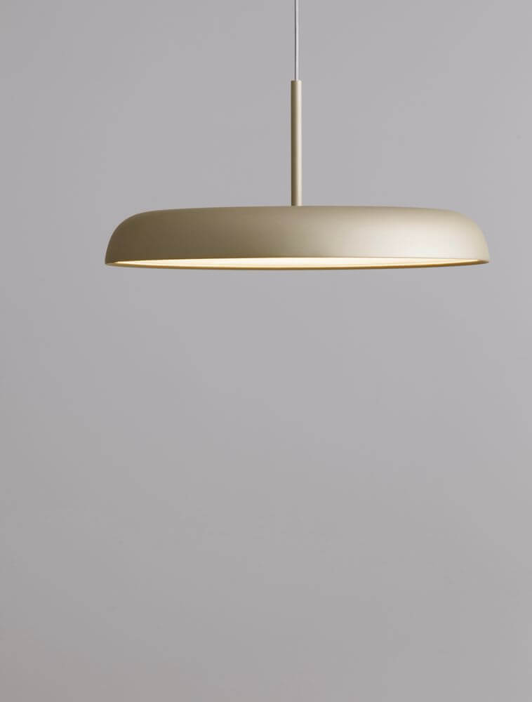 Linus LED Pendelleuchte Ø 45cm Triac 3000K in elegantem Champagnergold, minimalistisch und modern.