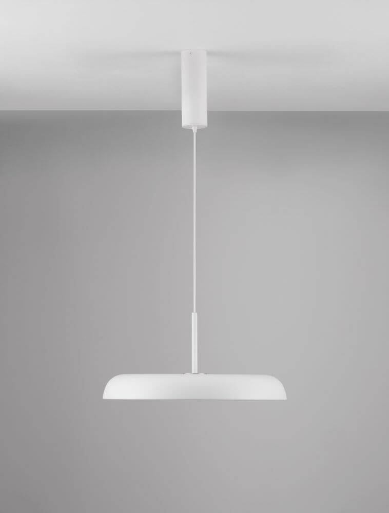 Linus LED Pendelleuchte Ø 45cm Triac 3000K in elegantem Weiß, modernes Design für stilvolle Räume.