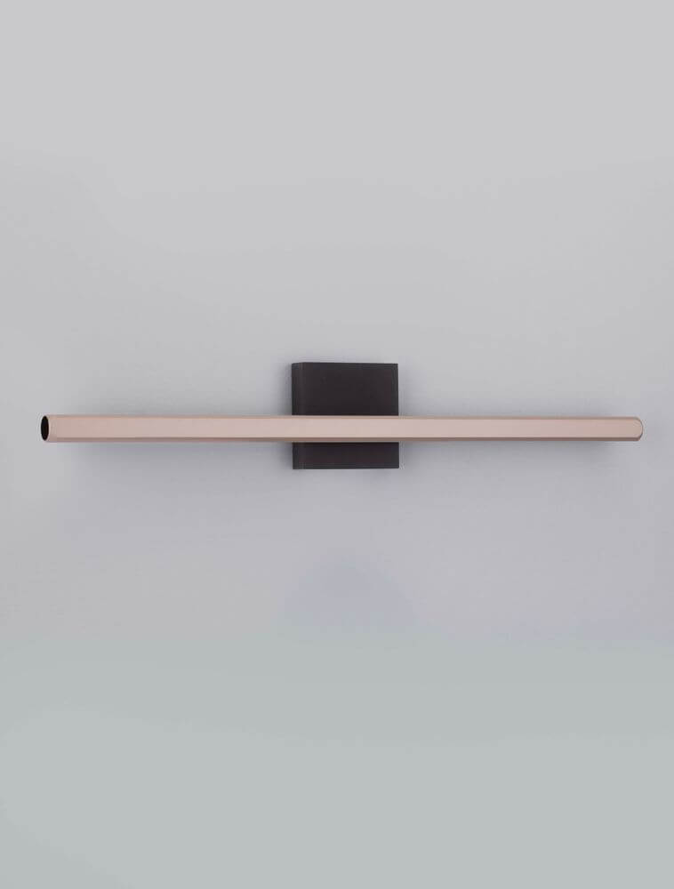 Lios LED Wandleuchte 3000K Schwarz, Braun an einer Wand montiert in elegantem Design.