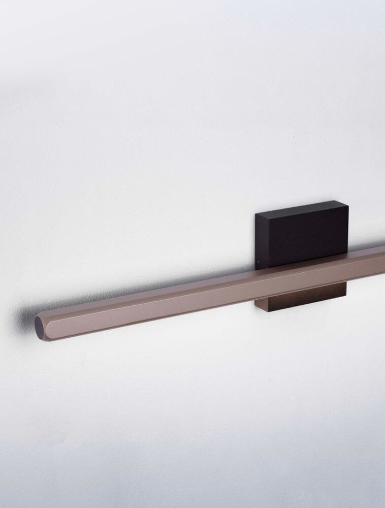 Lios LED Wandleuchte 3000K Schwarz, Braun schmale LED-Wandleuchte aus Aluminium an der Wand