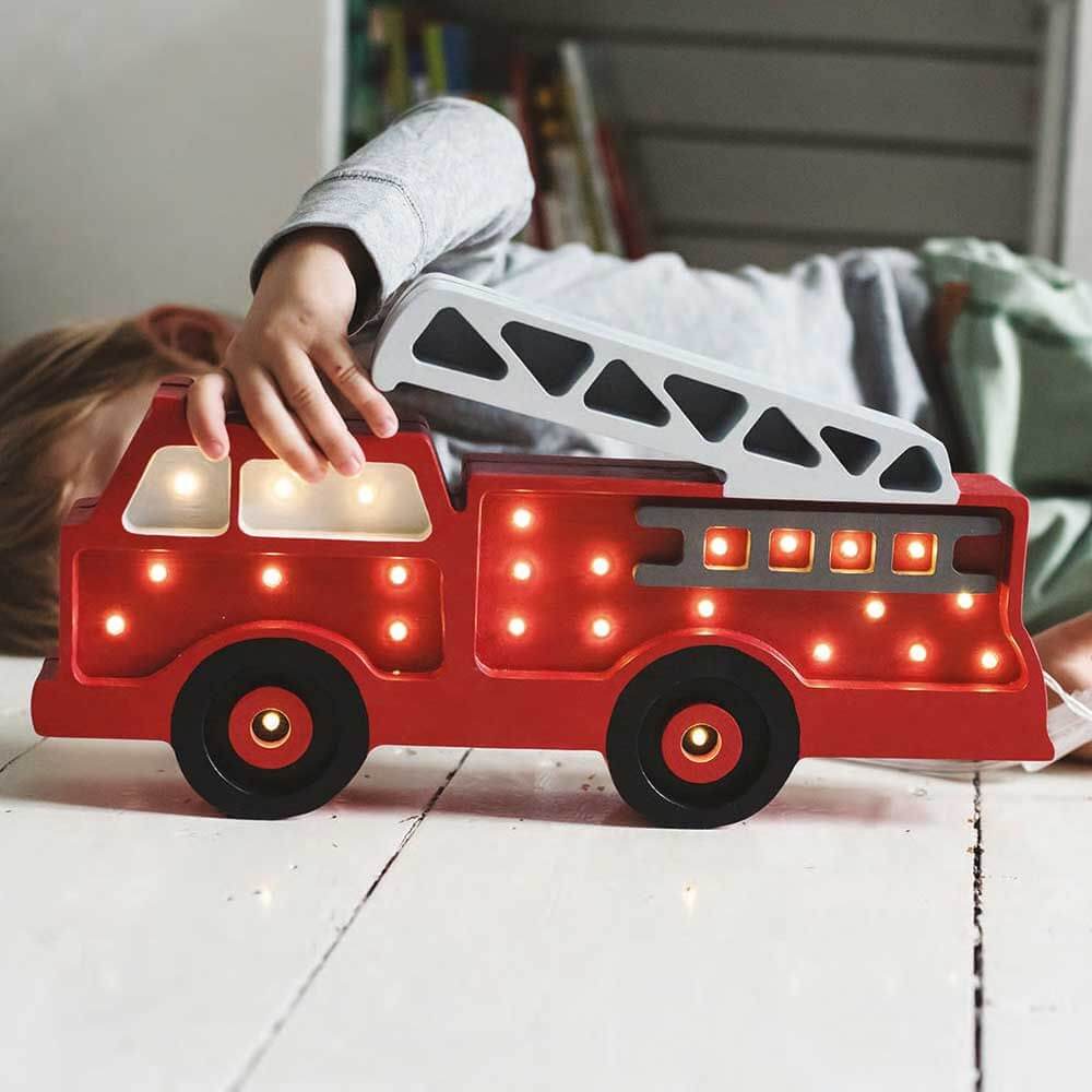Kinder Wand- & Tischleuchte Feuerwehr in Form eines Holzfeuerwehrautos für Kinder mit Dimmer.