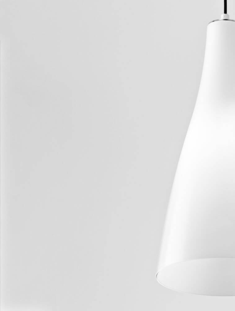 Livtar Pendelleuchte E27 Ø 23cm in elegantem Design mit mattem Aluminium und Glas.