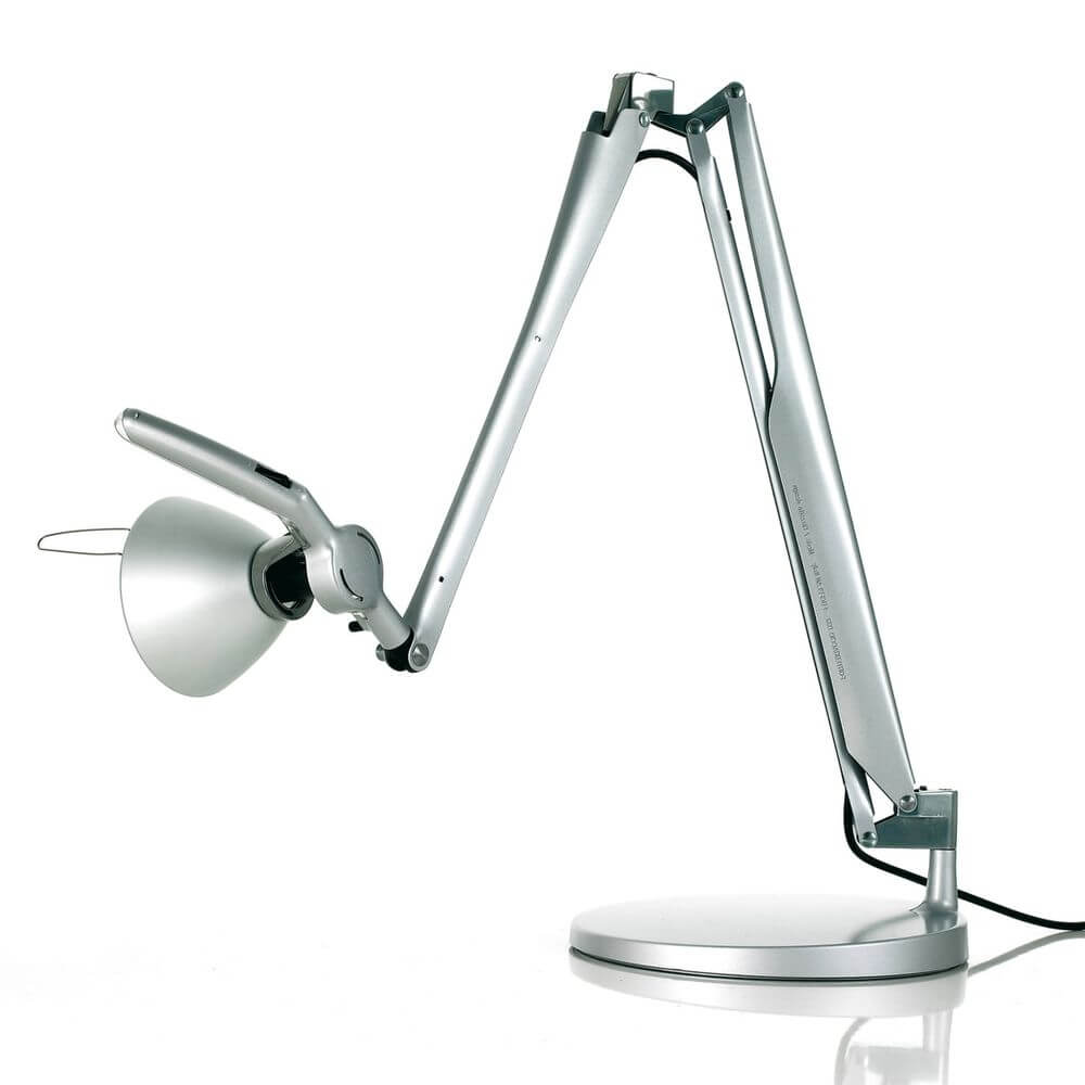 Luceplan Fortebraccio Tischfuß Bodenplatte Ø 23,6cm in silber mit flexibler Gelenkarm-Technologie.