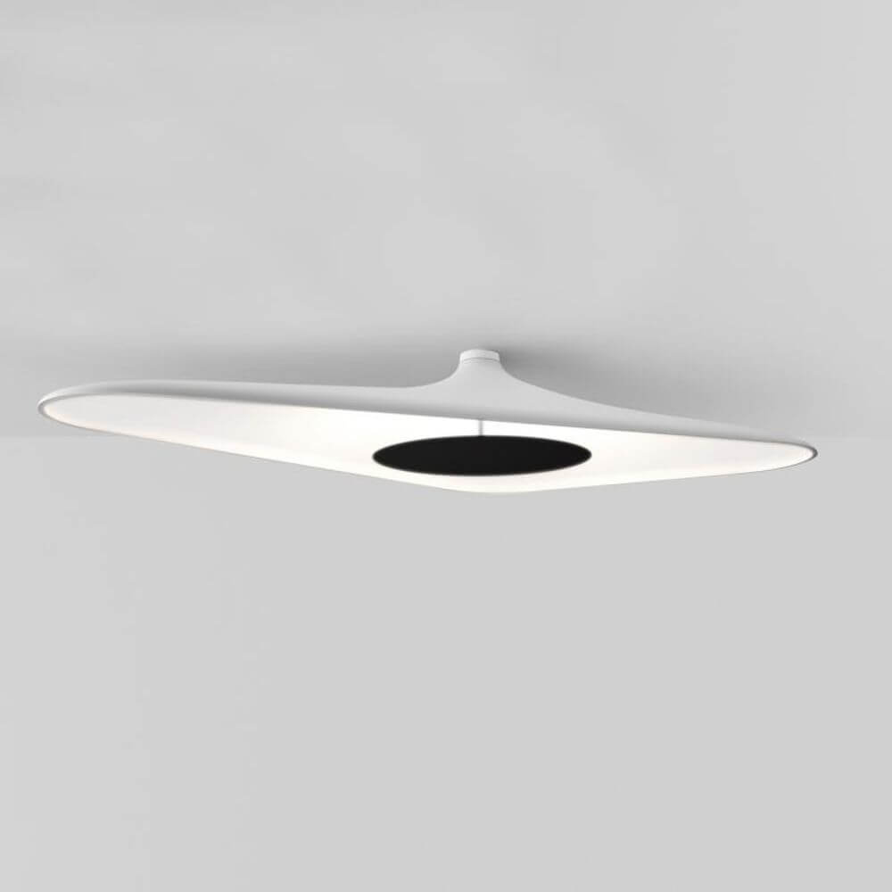 Luceplan LED Deckenlampe Soleil Noir 120 x 62cm mit futuristischemDesign und gleichmäßiger Lichtstreuung.