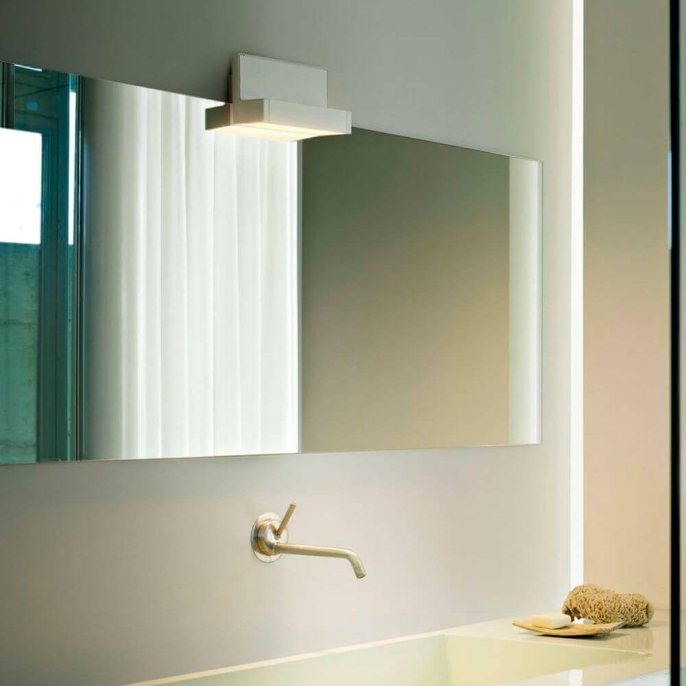 Luceplan LED Wandleuchte Any 23cm weiß, elegantes Design mit modularer Flexibilität im Badezimmer.