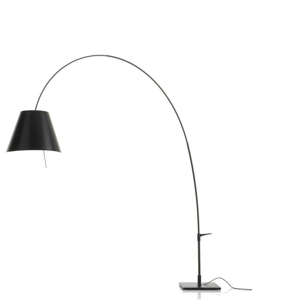 Luceplan Lady Costanza Bogenlampe mit Dimmer, elegante Stehlampe mit flexiblem Teleskopschaft und dimmbaren Licht.