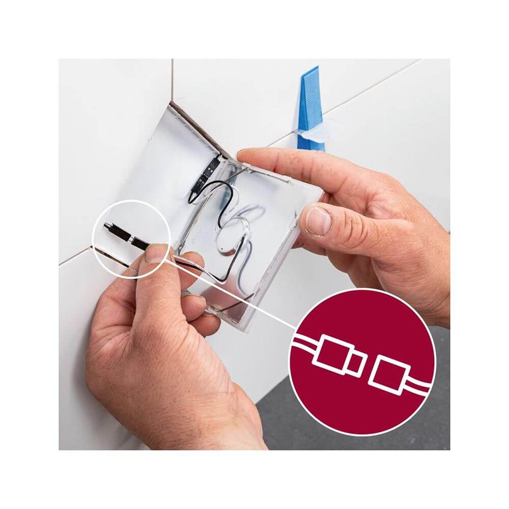 Installation der LumiTiles LED Fliesen Square Einzelfliese Dimmbar Metall Weiß mit einem Plug & Play Stecker-System