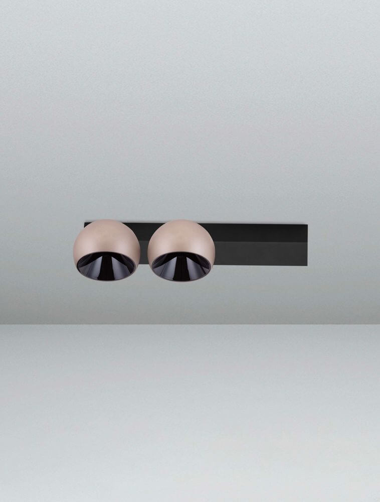 Lusa LED Wandleuchte 2-flammig 3000K mit zwei schwenkbaren Lichtköpfen in Schwarz und Nickel.