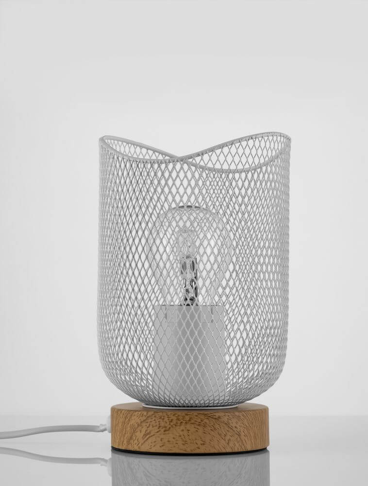 Lyron Tischleuchte E27 Ø 12cm mit handverlesenem Naturholz und modernem Design, ideal für jedes Zuhause.