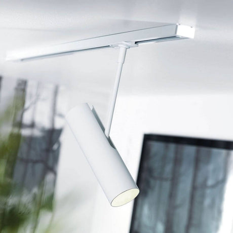 MIB 6 Spot + adapteri Link-kiskojärjestelmään valkoisena minimalistisessa, elegantissa design-ympäristössä.