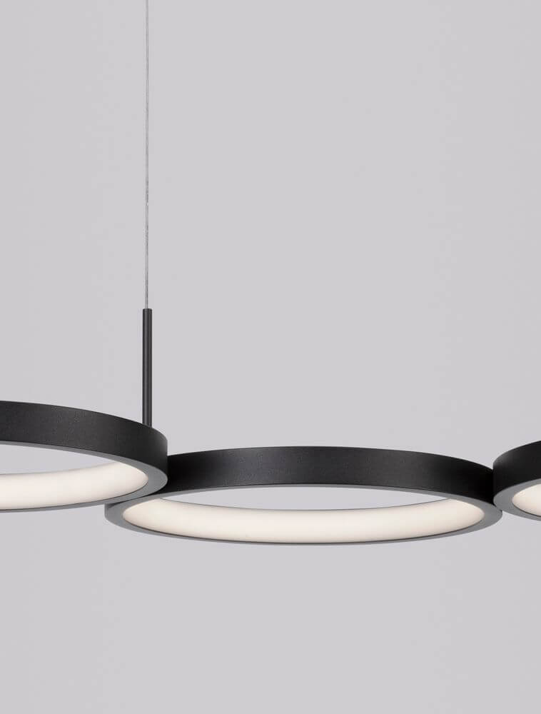 Magnus LED Pendelleuchte 4-flammig 3000K mit modernem, minimalistischen Design in Schwarz.
