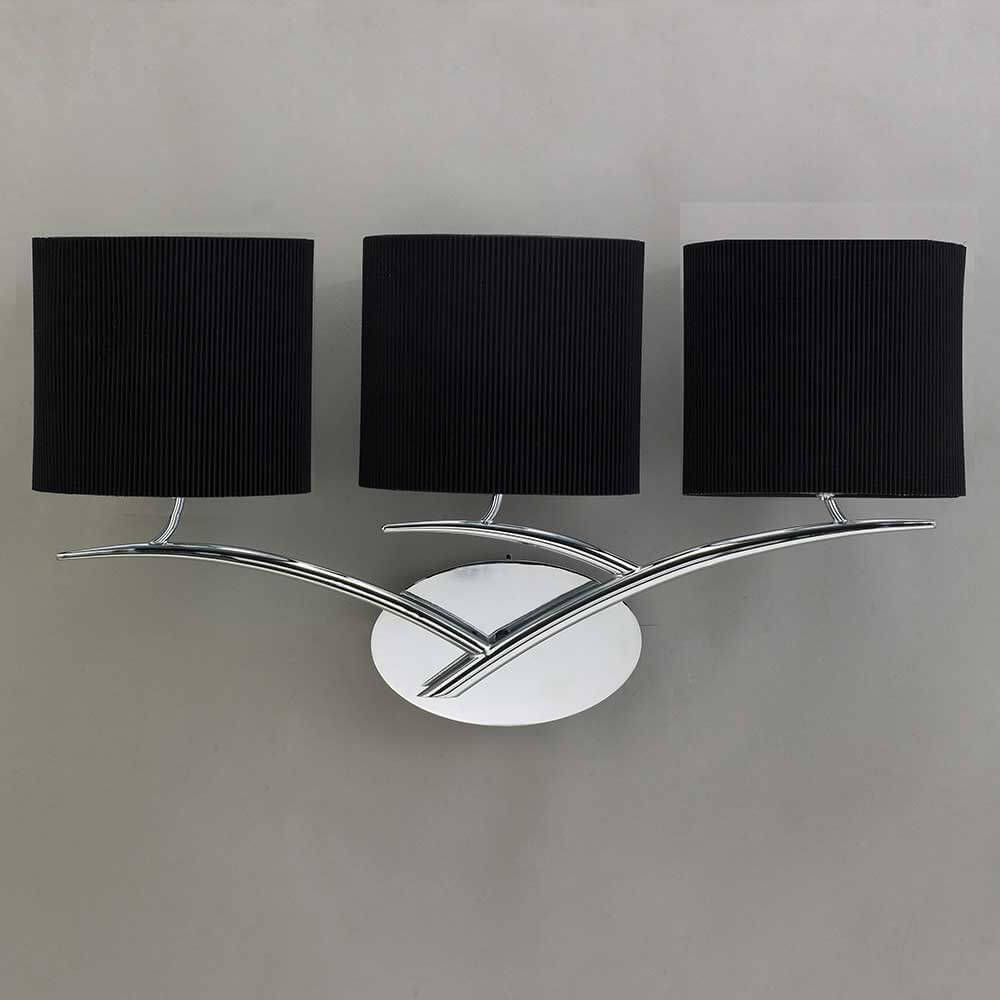 3-flammige Wandlampe Eve in runder Form mit schwarzen Textillampenschirmen und Metallstruktur.