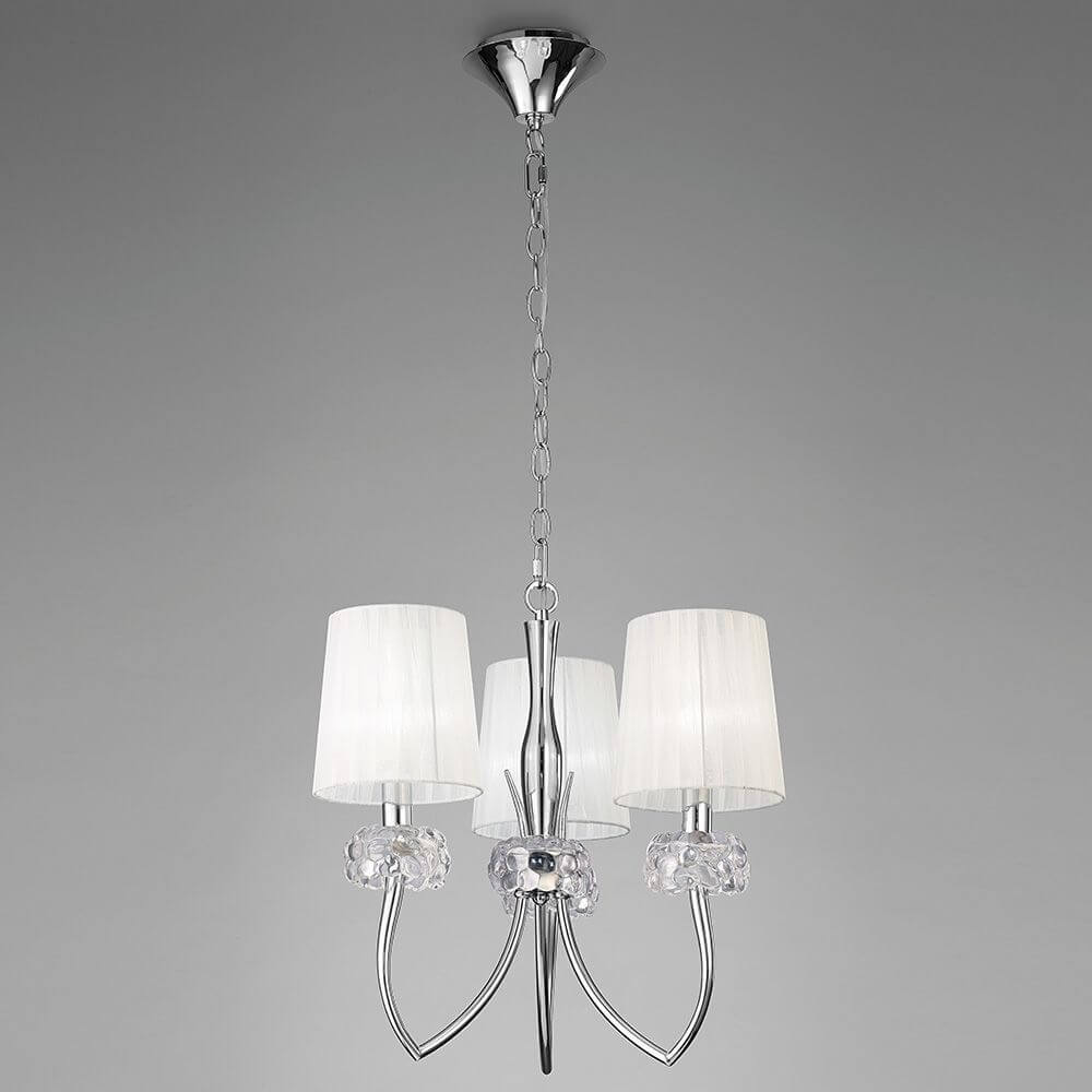 Loewe 3-flammige Pendelleuchte mit 3 Lampenschirmen in modernem Design mit metallischen und gläsernen Elementen.