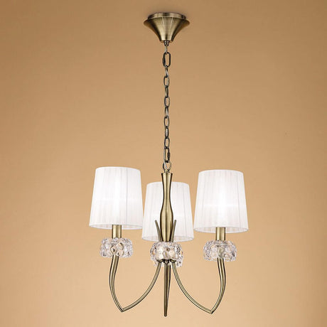 Loewe 3-flammige Pendelleuchte mit 3 Lampenschirmen in modernem Design und edlen Materialien.