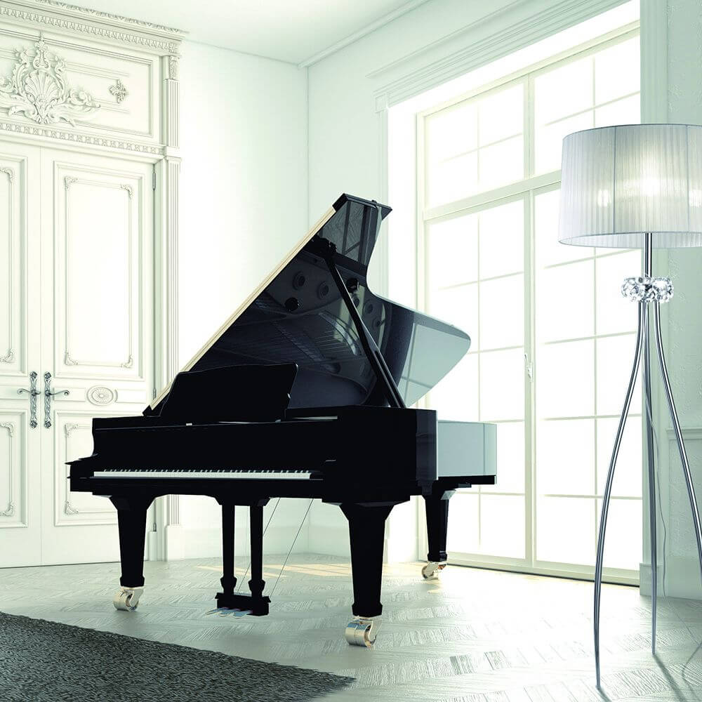 Loewe Stehlampe neben einem eleganten schwarzen Flügelpiano in modernem Interieur.