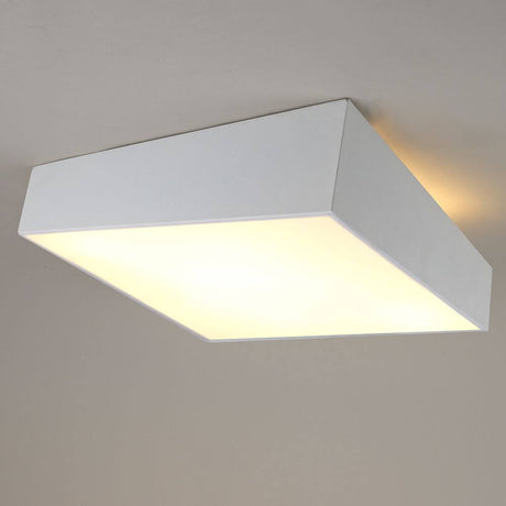 Mini Deckenleuchte 8-flammig in schlichtem, modernem Design mit eckiger Form und weißer Farbgestaltung.