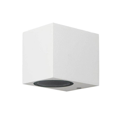 Outdoor square wall light Kandanchu in a modern design with an angular shape and metal, ideal for sheltered outdoor areas.