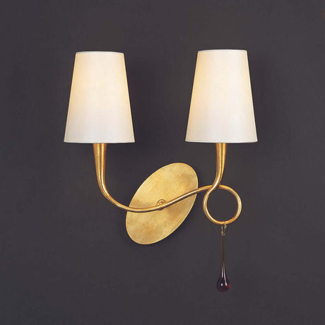 Wandleuchte 80W Paola mit zwei Schirmen und goldfarbenem Design auf dunklem Hintergrund.