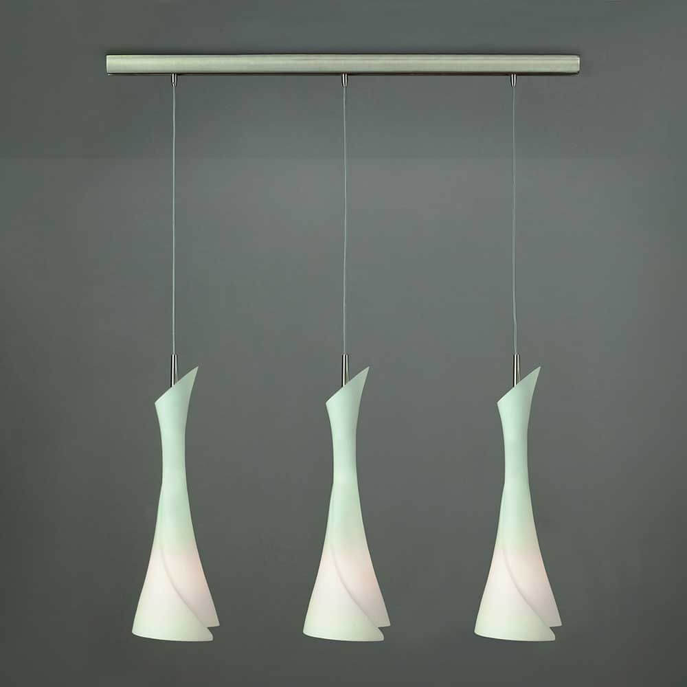 Zack Pendelleuchte Opalglas 3-flammig mit modernem Design und satiniertem Nickel-Finish.