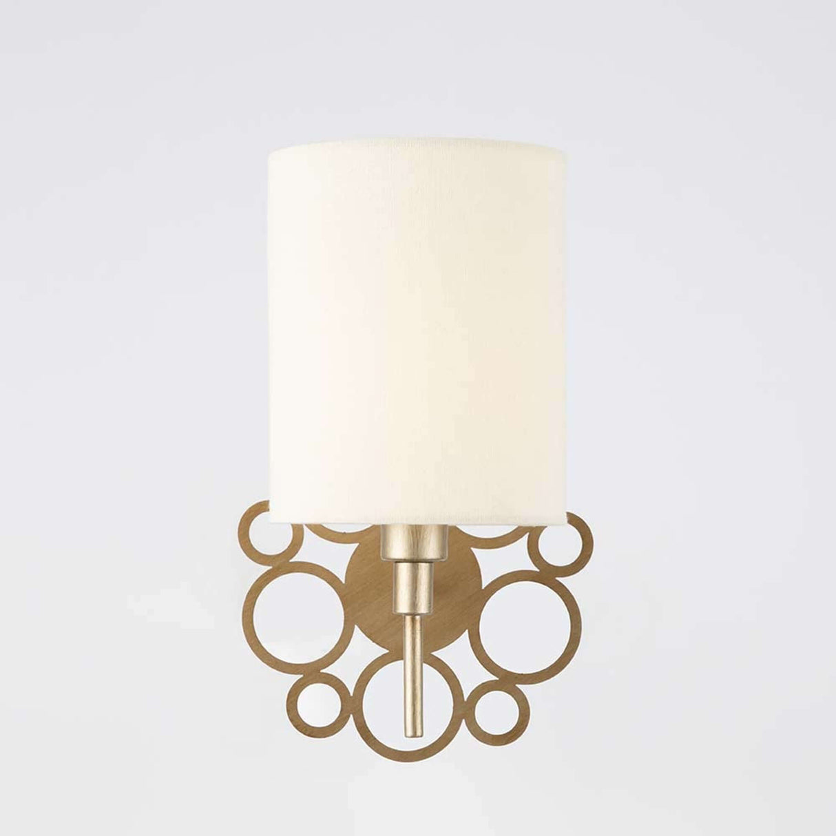 Anna Wandleuchte Antik-Gold mit cremefarbenem Stoff, Metallrahmen in Antik-Gold.