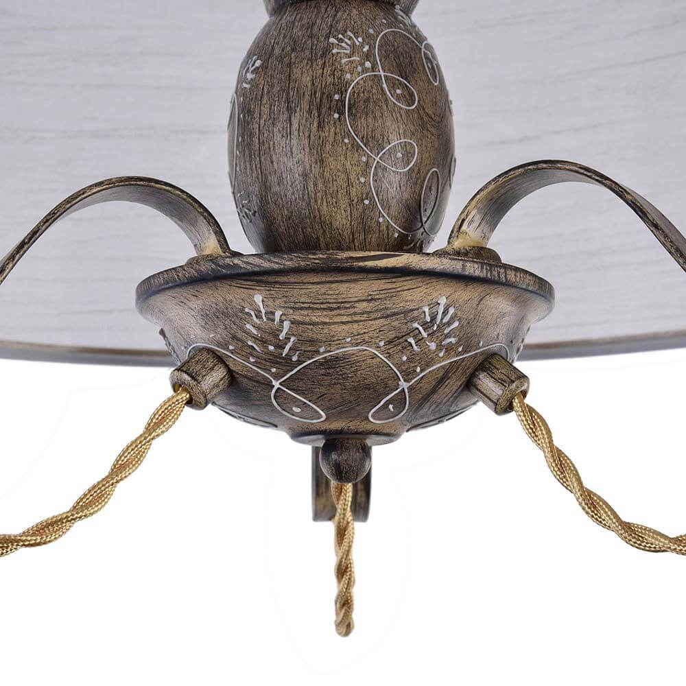Detailansicht der Cable Hängeleuchte mit filigranem Metallrahmen und elegantem Lampenschirm.