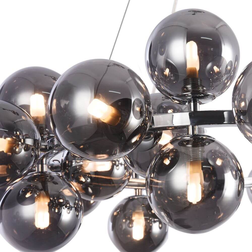 Dallas Hängeleuchte 25-flammig rund mit runden Diffusoren aus Glas und Metallrahmen in Chrom und Gold.