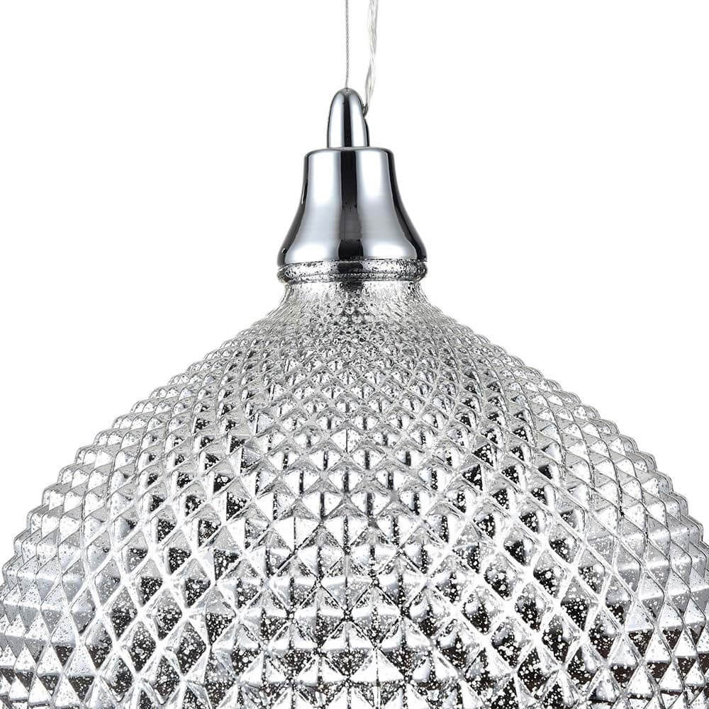 Moreno Pendelleuchte Ø 28cm mit verchromtem Metallrahmen und feinen Glasornamenten.