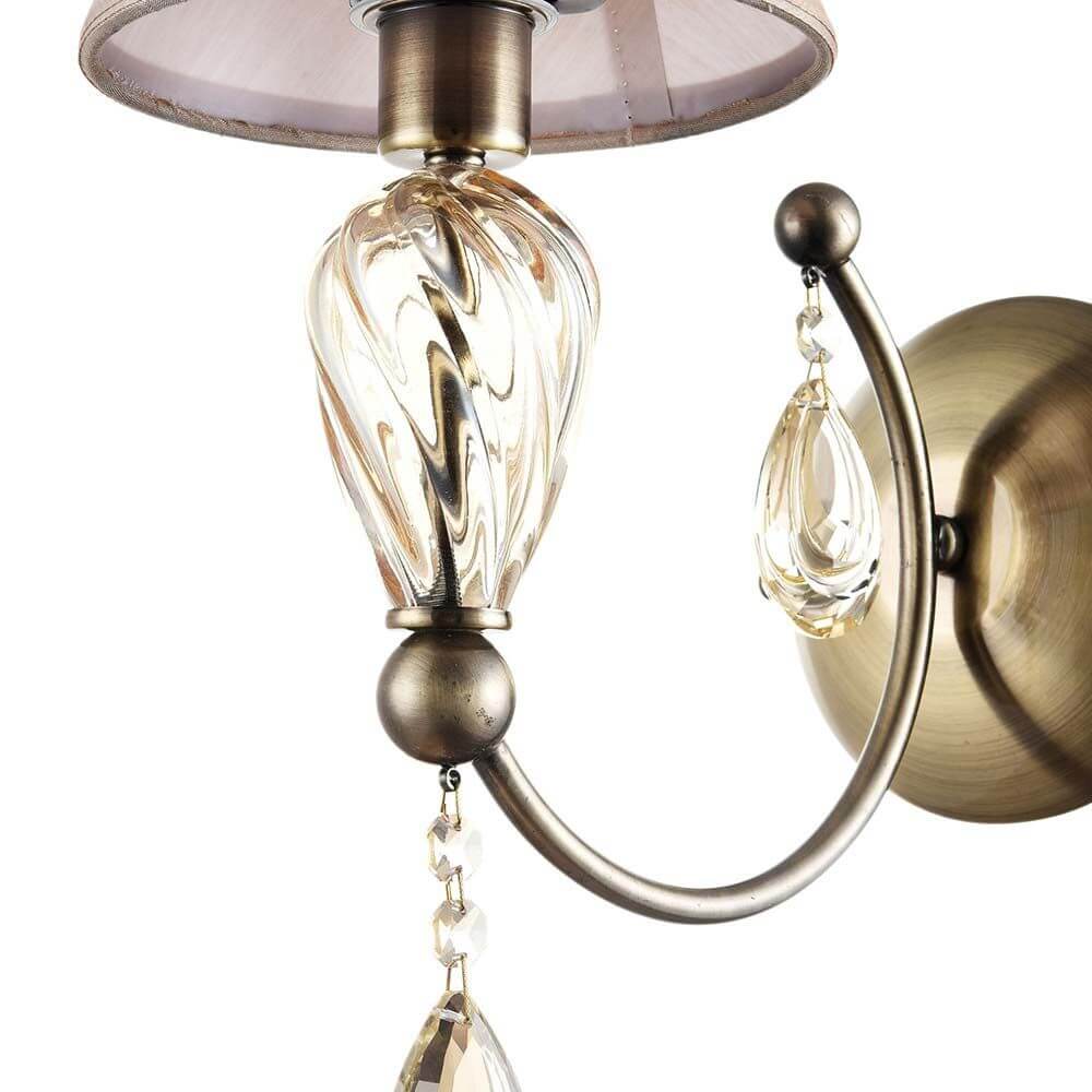 Murano Wandleuchte Bronze, Klar mit champagnerfarbenen Kristallanhängern und Metallrahmen.