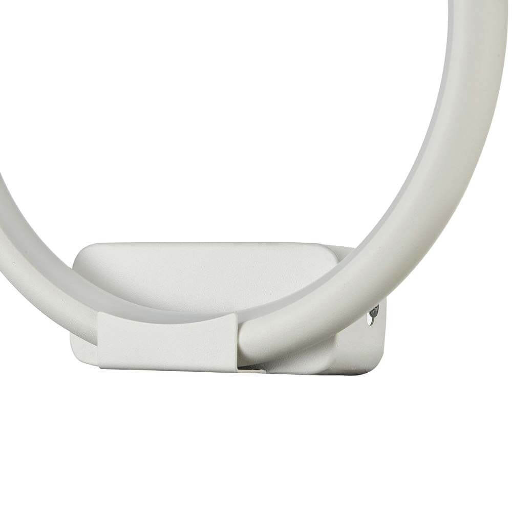 Nola LED Wandleuchte Weiß mit modernem Design und LED-Modul, Detailaufnahme der Halterung.