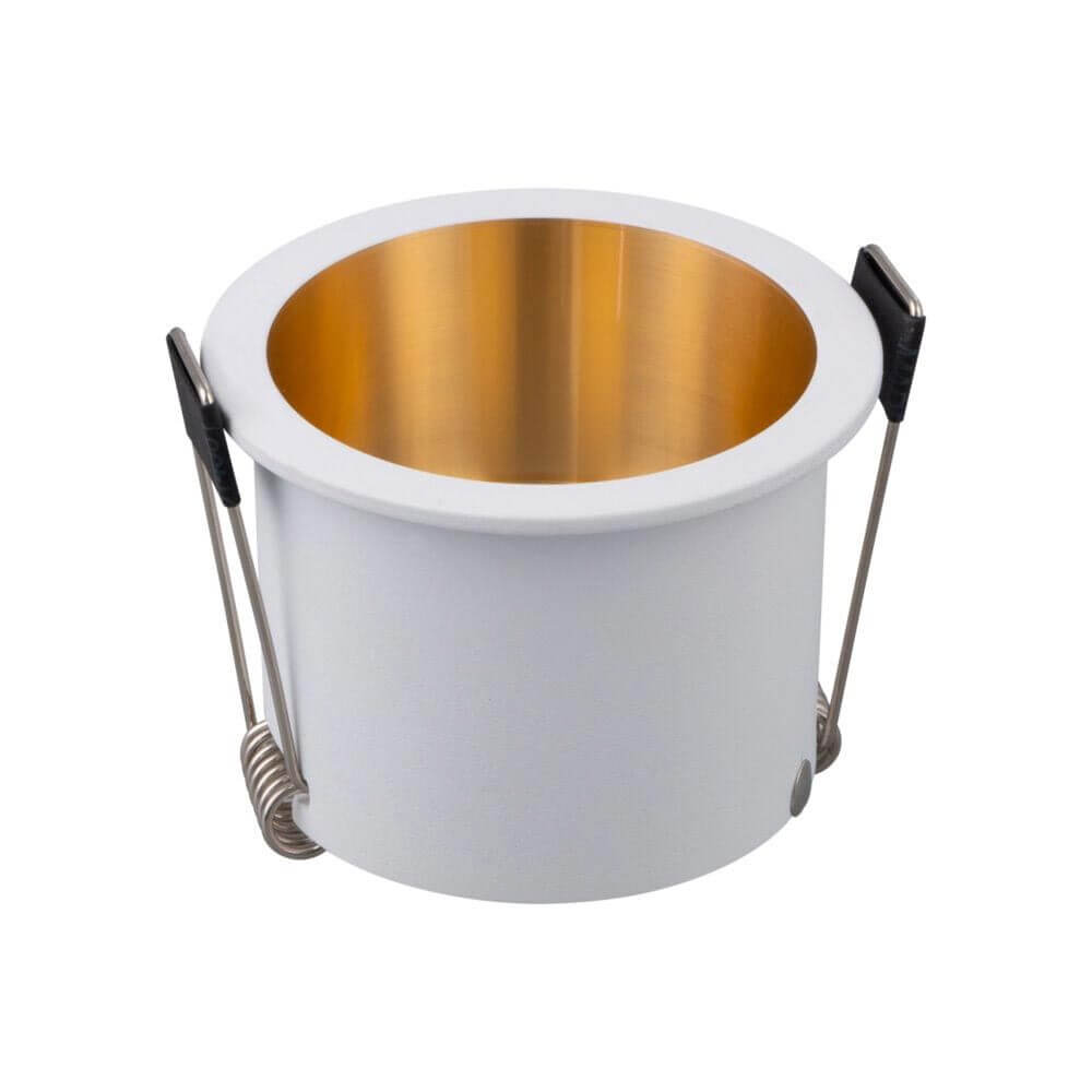 Reif Einbaustrahler klein mit goldfarbenem Inneren und weißer Außenverkleidung.