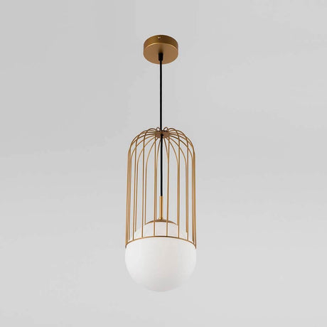 Telford Pendelleuchte Gold, Weiß mit dekorativem Metallrahmen und mattierten Glasdiffusoren.