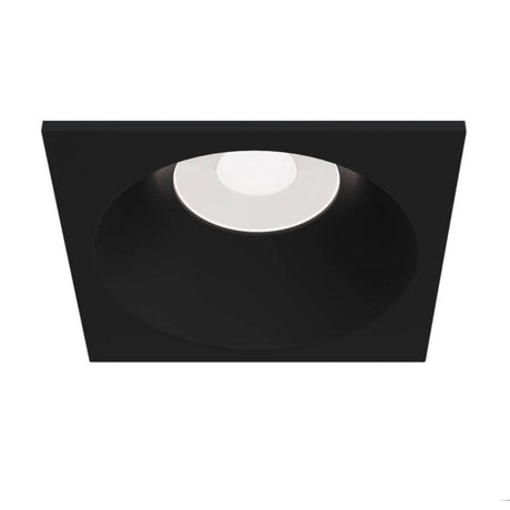 Lampe encastrée Zoom carrée IP65 au design carré avec source lumineuse ronde